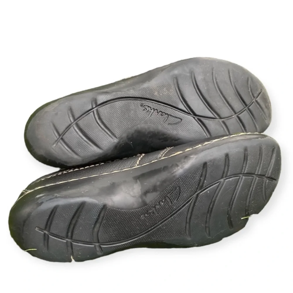 Clarks Shoes Women’s Size 6M Black Slip On Loafers Flats‎ Leather Uppers